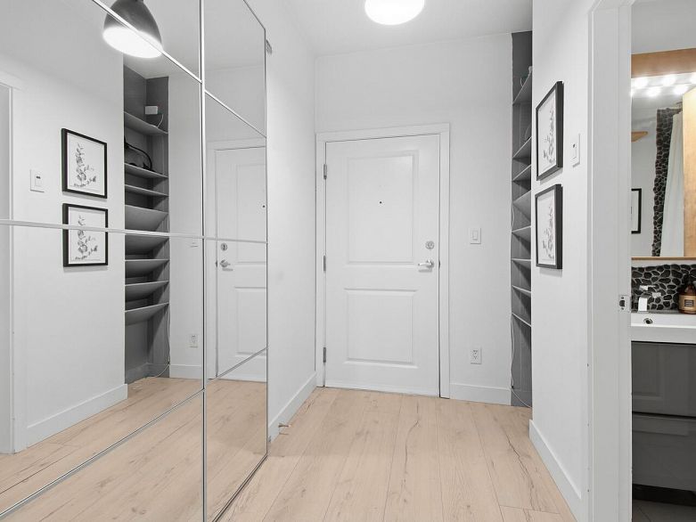 PH6 688 E 17th Avenue