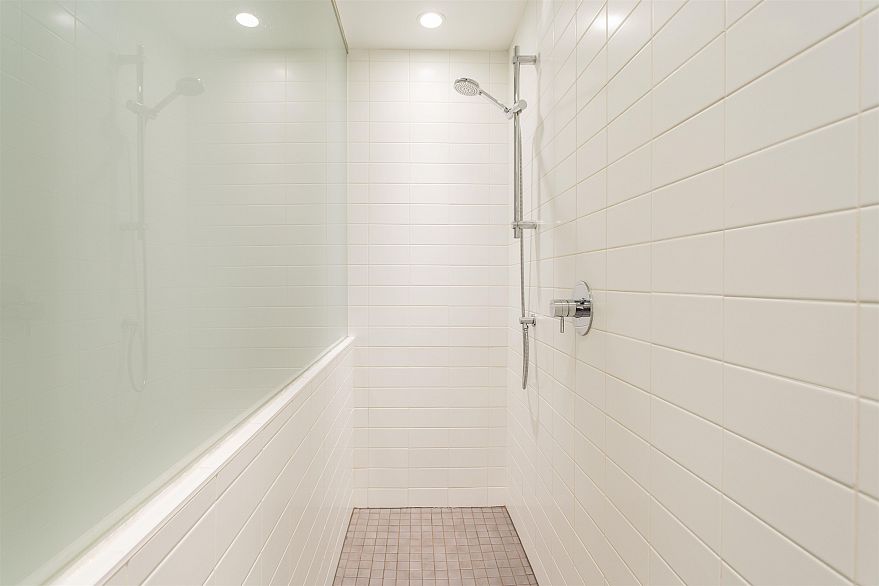 303 55 E Cordova Street