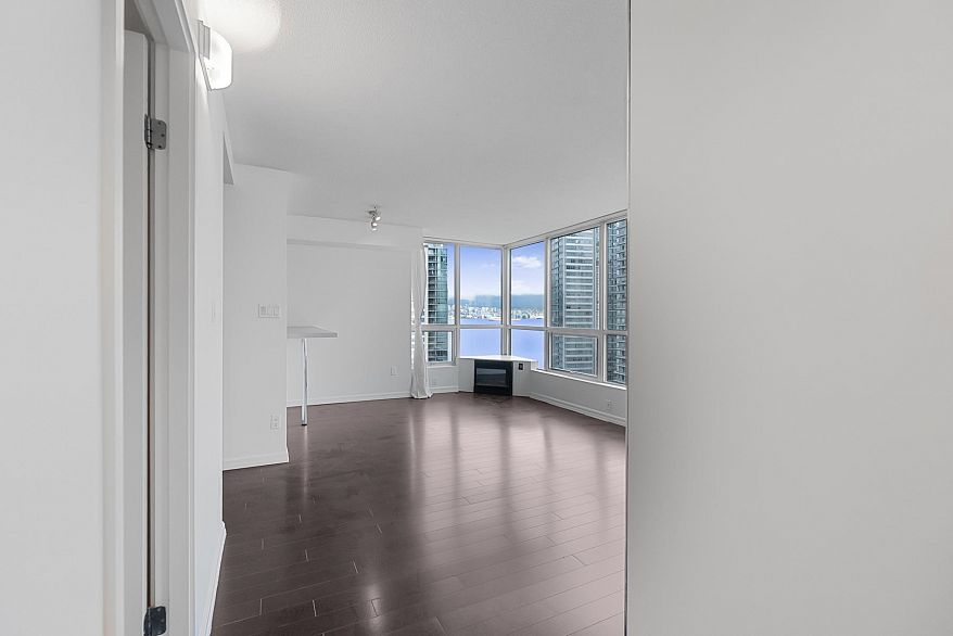 1704 555 Jervis Street