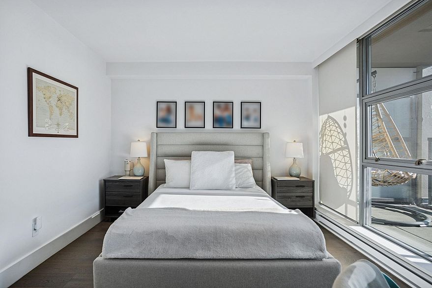 1903 989 Beatty Street