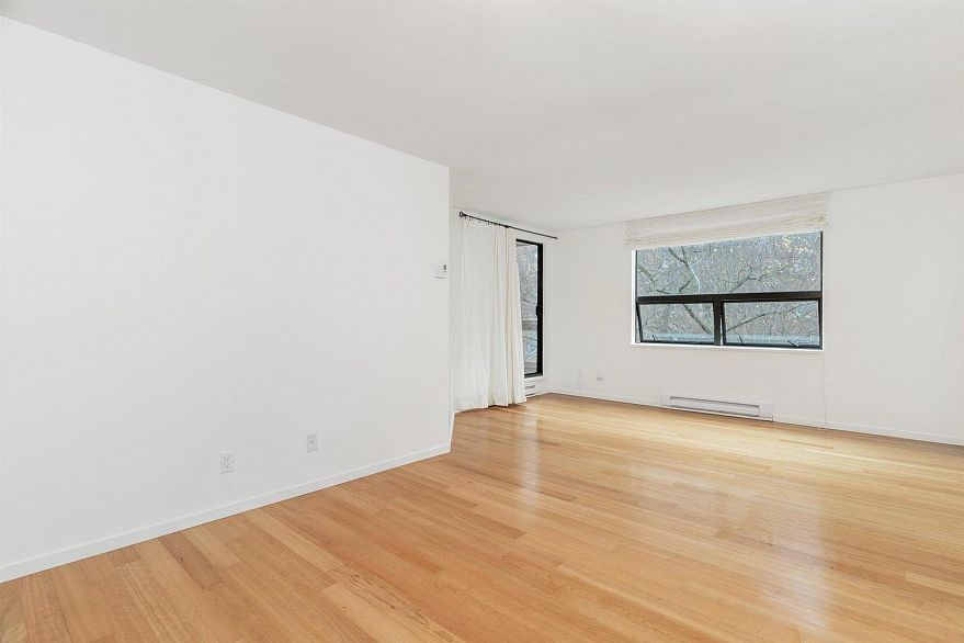 301 1080 Broughton Street