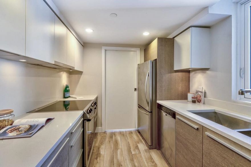 40X 1323 HOMER STREET, Vancouver BC V6B 5T1