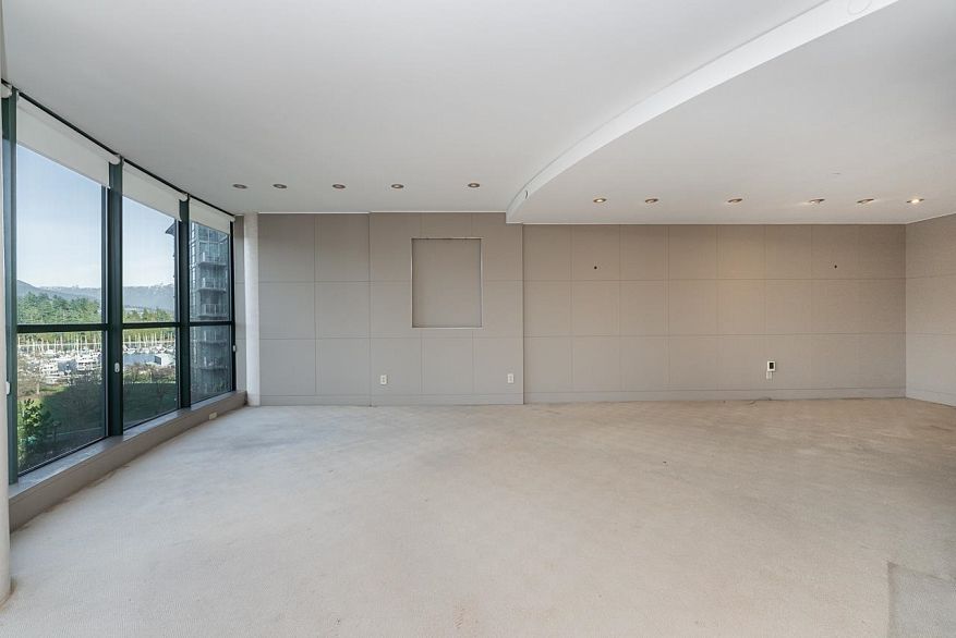 802 1888 Alberni Street