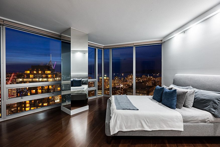 3404 938 Nelson Street