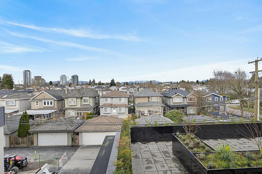 406 6485 Manitoba Street