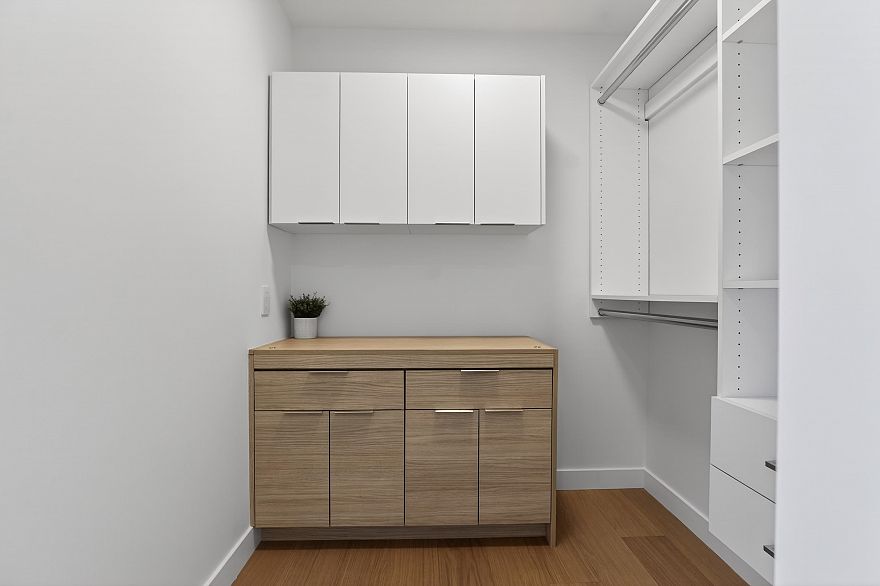 406 6485 Manitoba Street