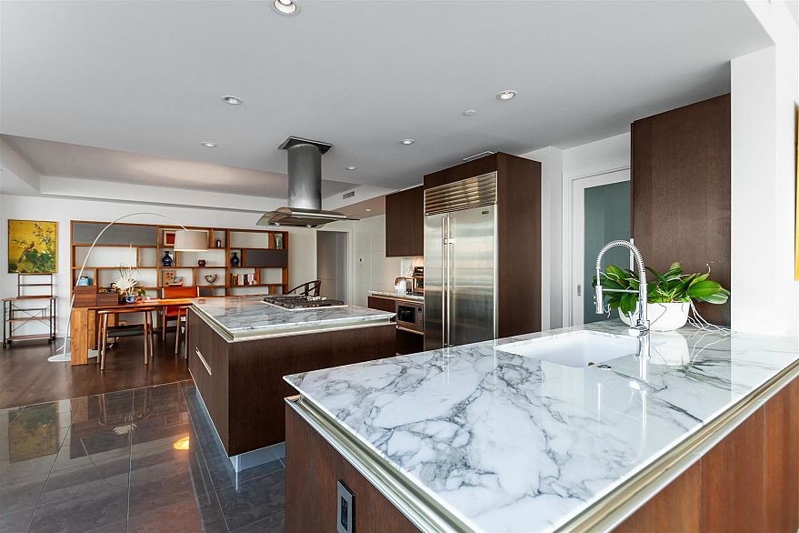 1902 1169 W Cordova Street