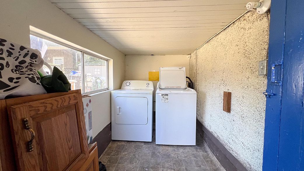 3088 Discovery Street