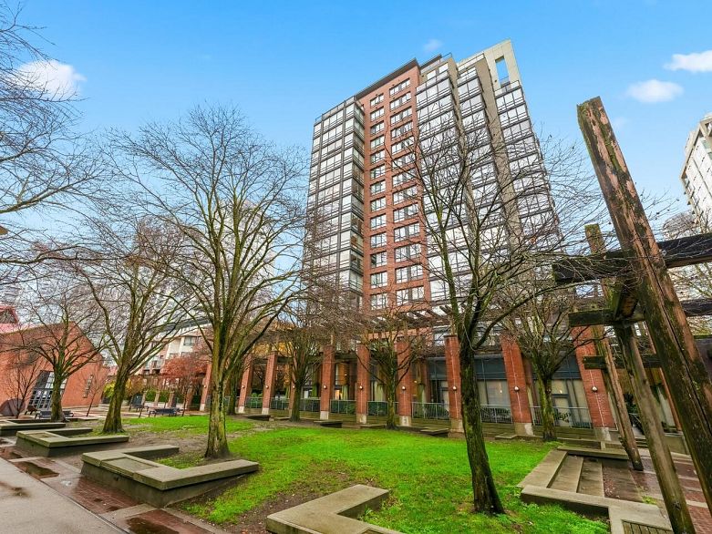 18C 139 Drake Street