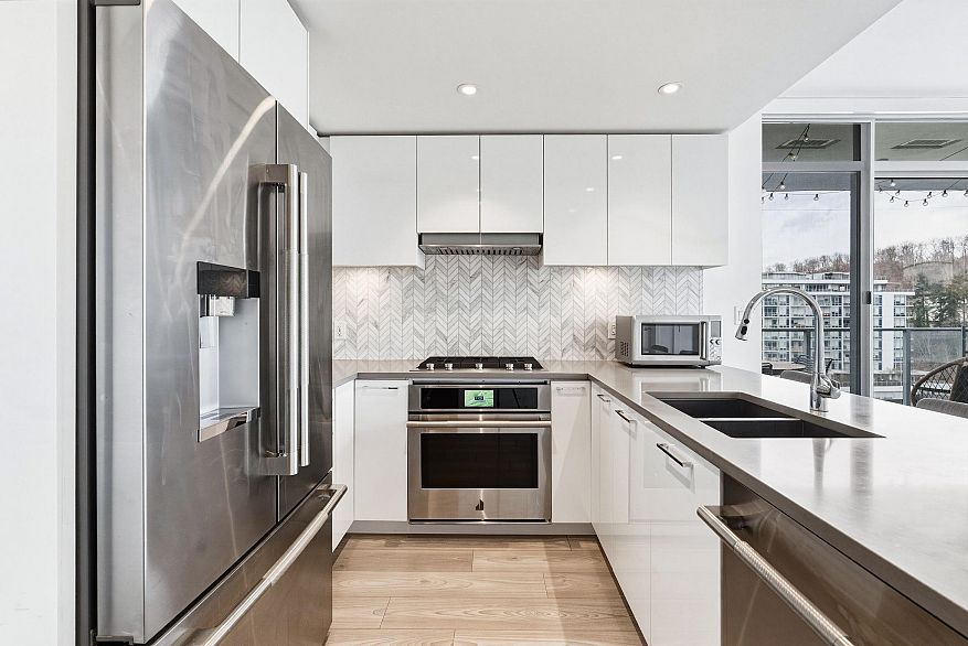 905 8570 Rivergrass Drive