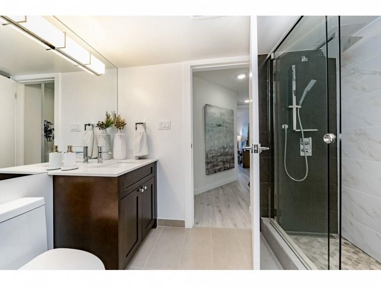 1002 1415 W Georgia Street