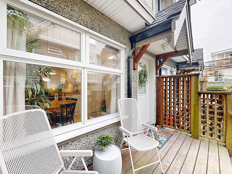 101 1672 E Pender Street