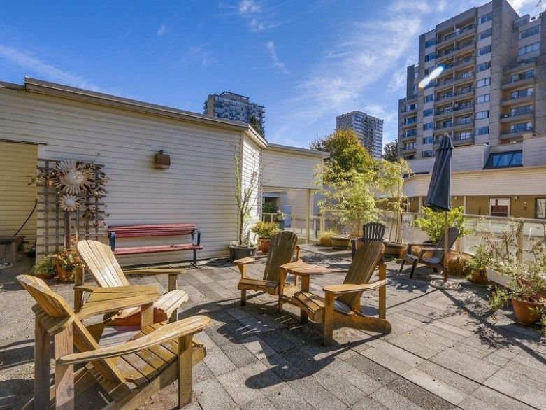 301 1080 Broughton Street