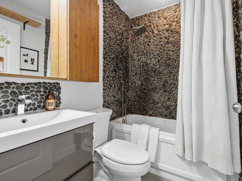 PH6 688 E 17th Avenue