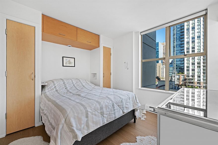 1206 969 Richards Street