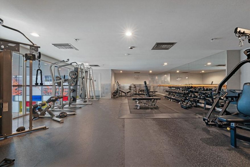 2205 111 W Georgia Street