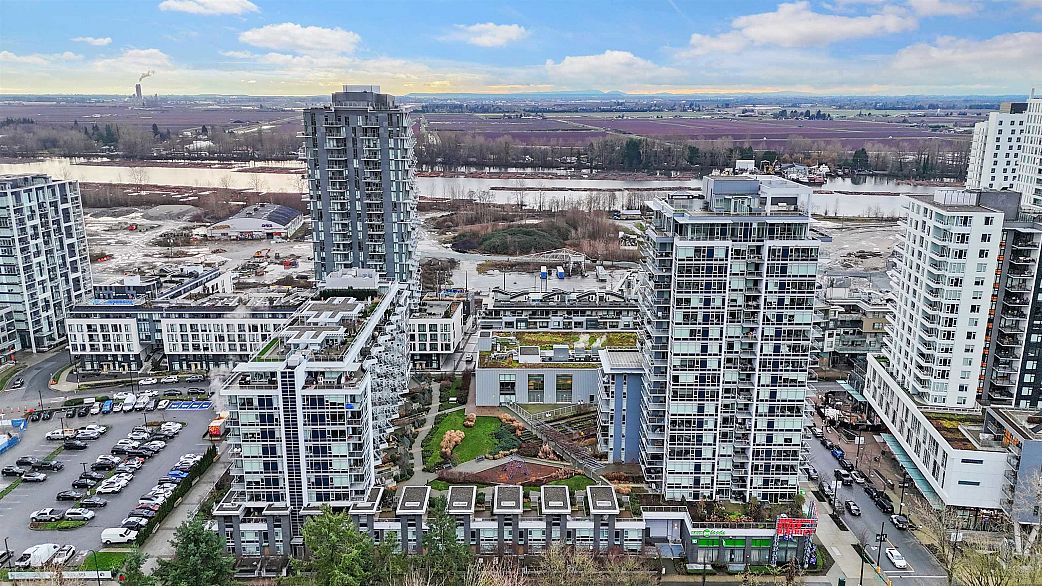 1702 8538 River District Crossing