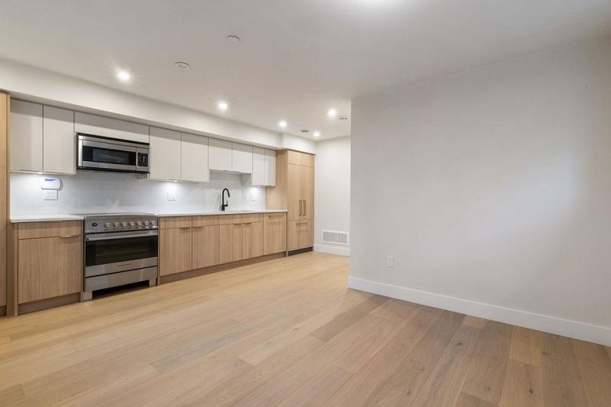 1 1933 Templeton Drive