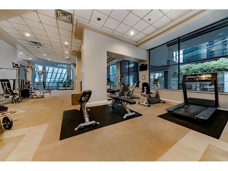 1002 1415 W Georgia Street