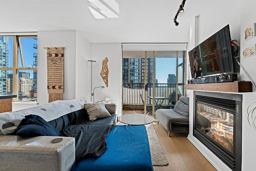 1206 969 Richards Street