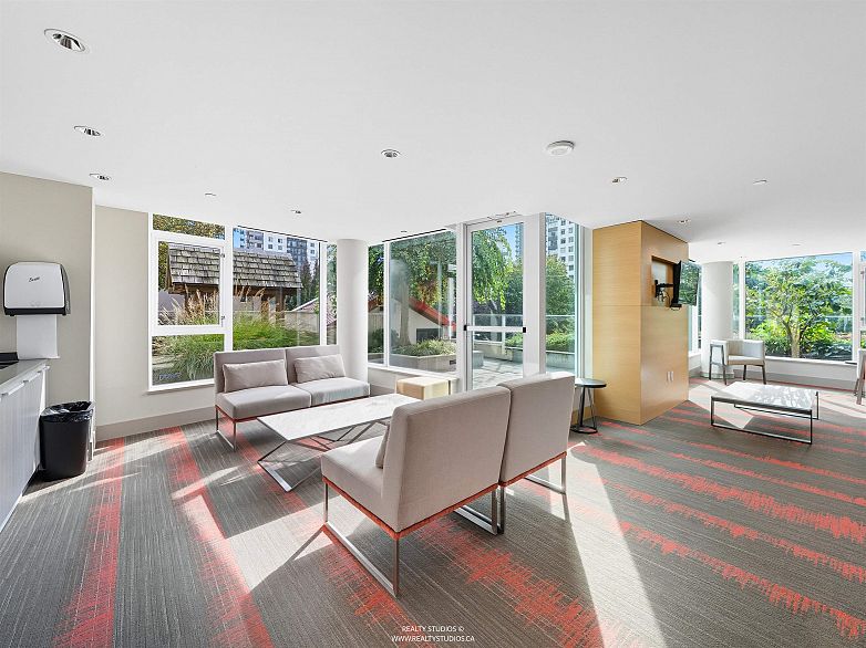 905 1221 Bidwell Street