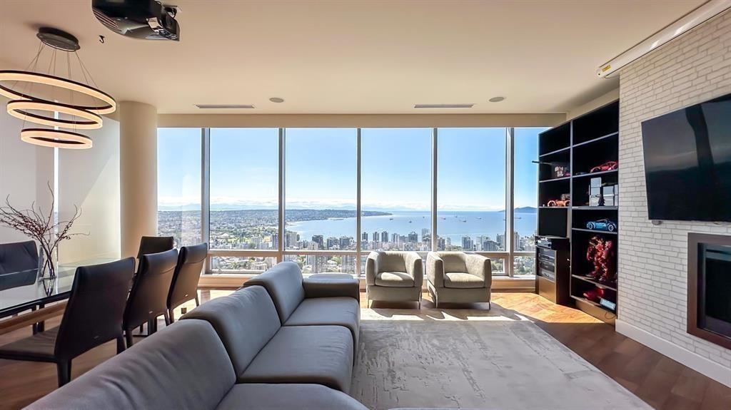 5004 1128 W Georgia Street