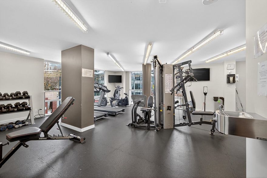 606 1009 Harwood Street