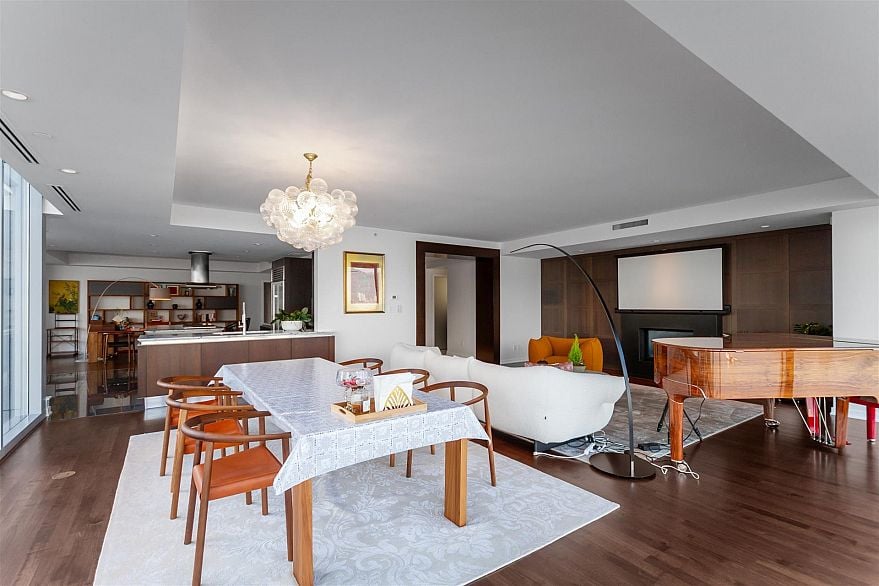 1902 1169 W Cordova Street