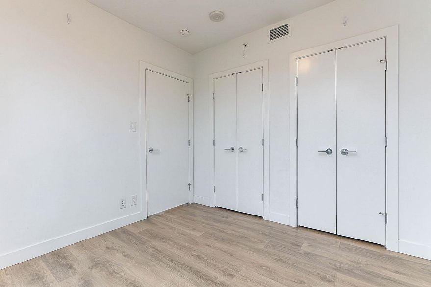 1702 8538 River District Crossing