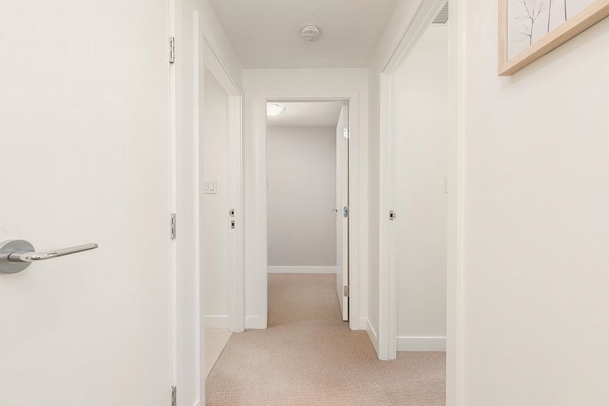 605 633 Kinghorne Mews