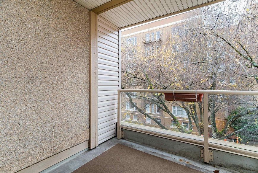 301 1080 Broughton Street