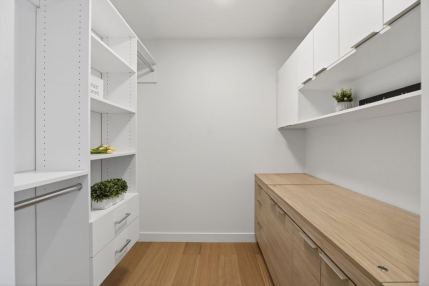 406 6485 Manitoba Street