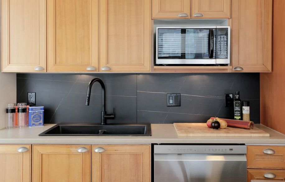 1001 1723 Alberni Street