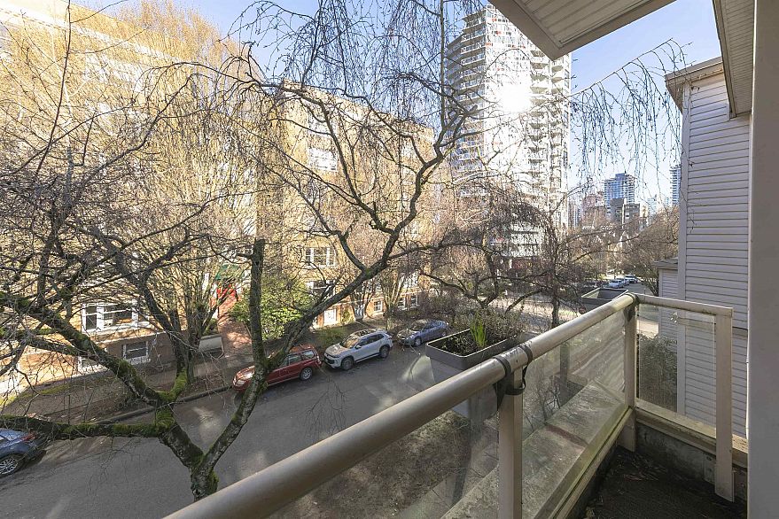 301 1080 Broughton Street