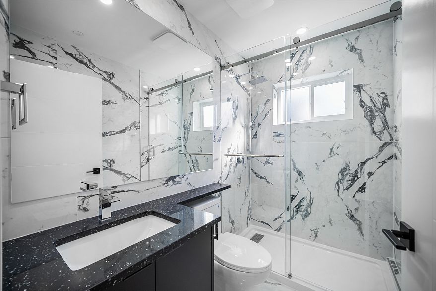 1 3576 E Pender Street