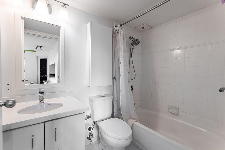 909 438 Seymour Street