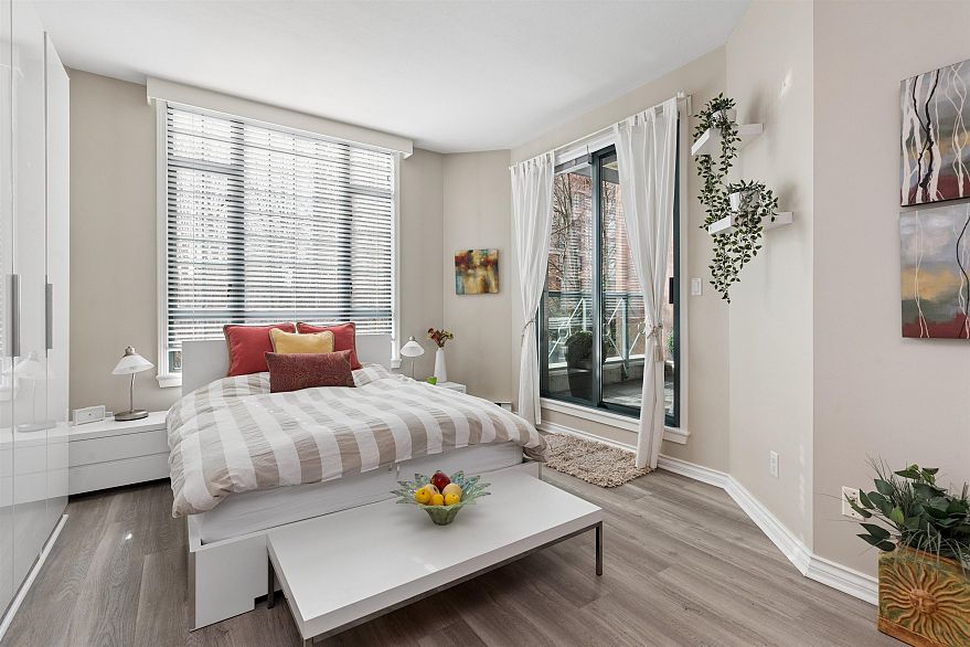 104 293 Smithe Street