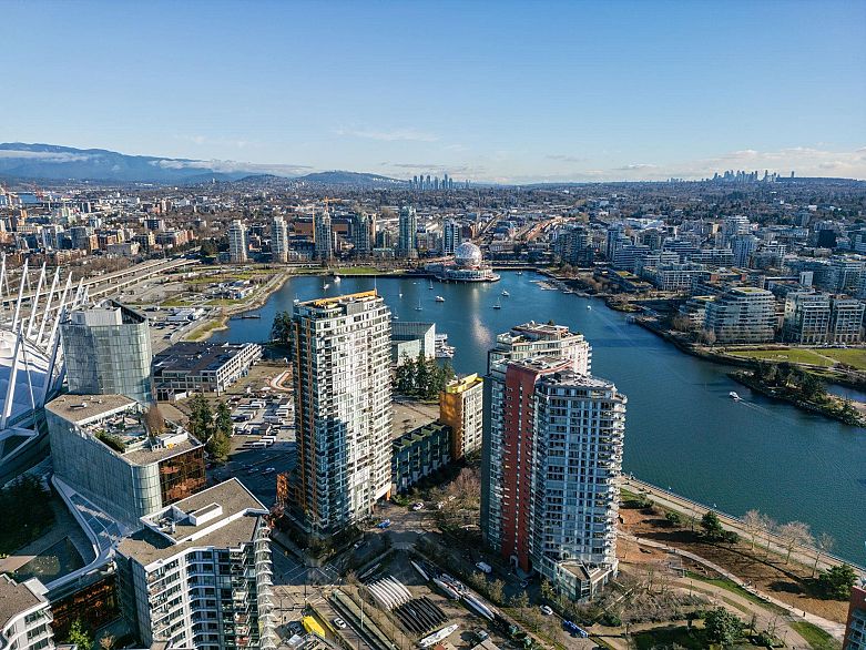 1901 33 Smithe Street