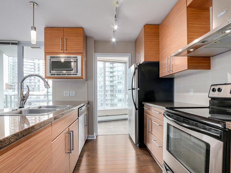 1006 188 Keefer Place