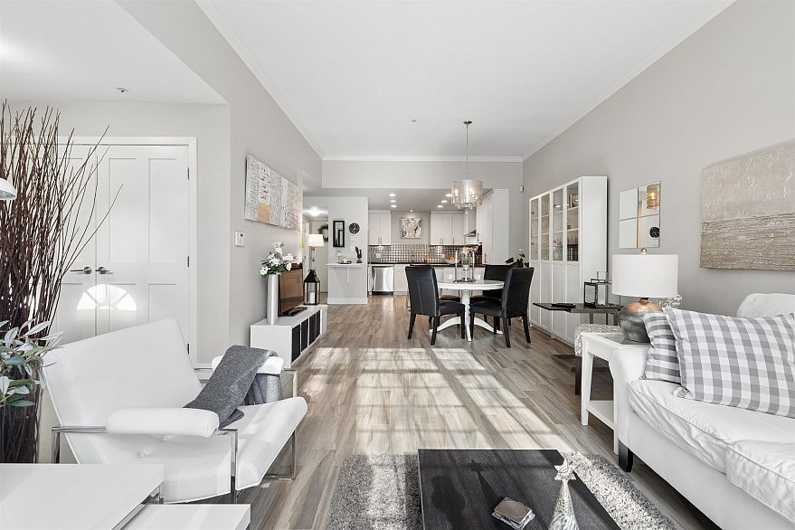 104 293 Smithe Street