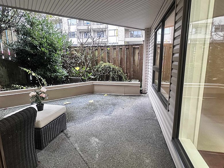 207 1080 Broughton Street