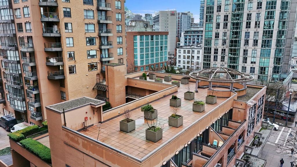 609 1189 Howe Street