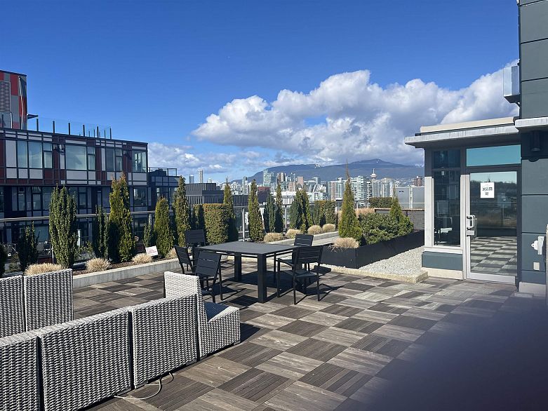 509 251 E 7th Avenue