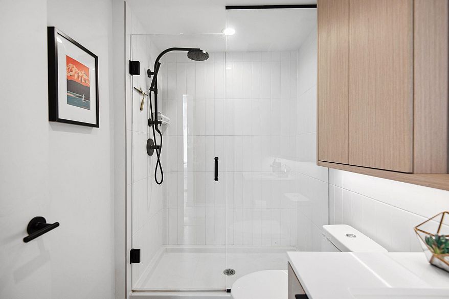 321 2520 Guelph Street