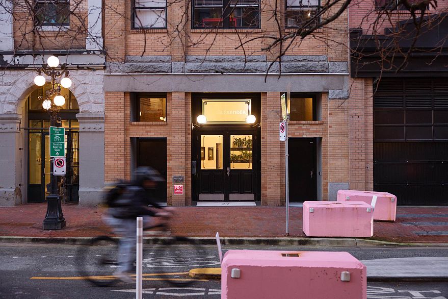 308 27 Alexander Street