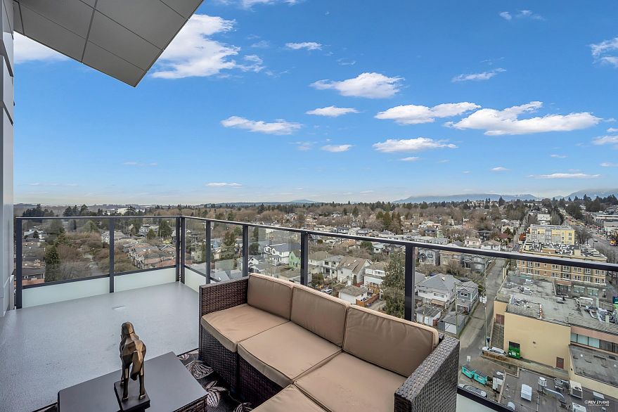 1001 8415 Granville Street