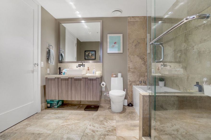 1005 1661 Ontario Street