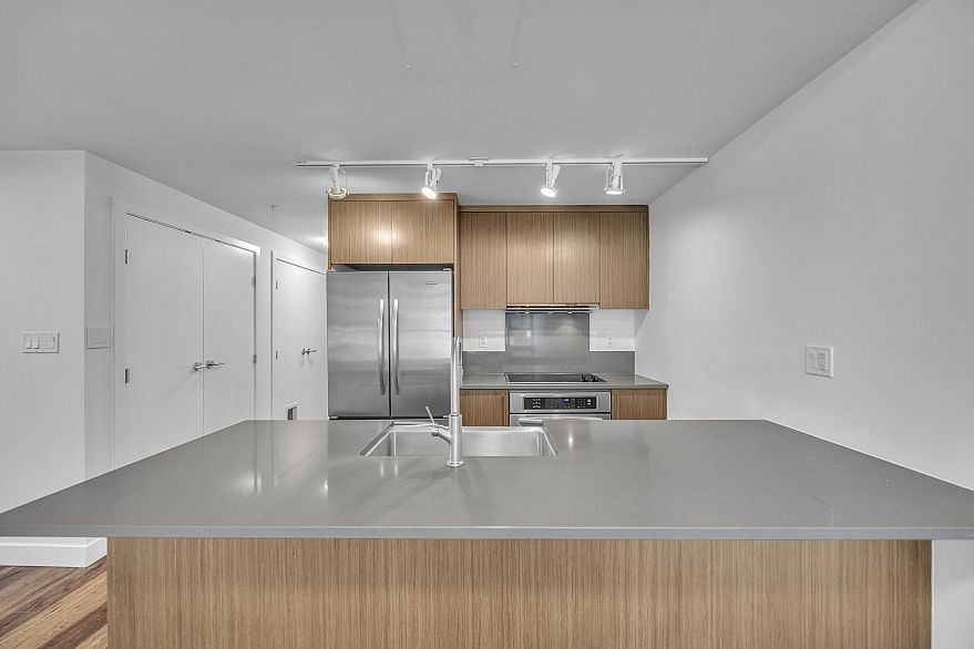 509 251 E 7th Avenue