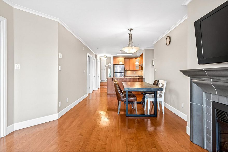 406 2103 W 45th Avenue