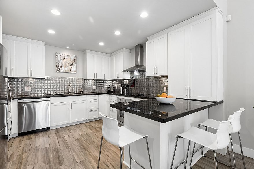 104 293 Smithe Street